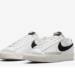 Nike Blazer 77 Sneakers